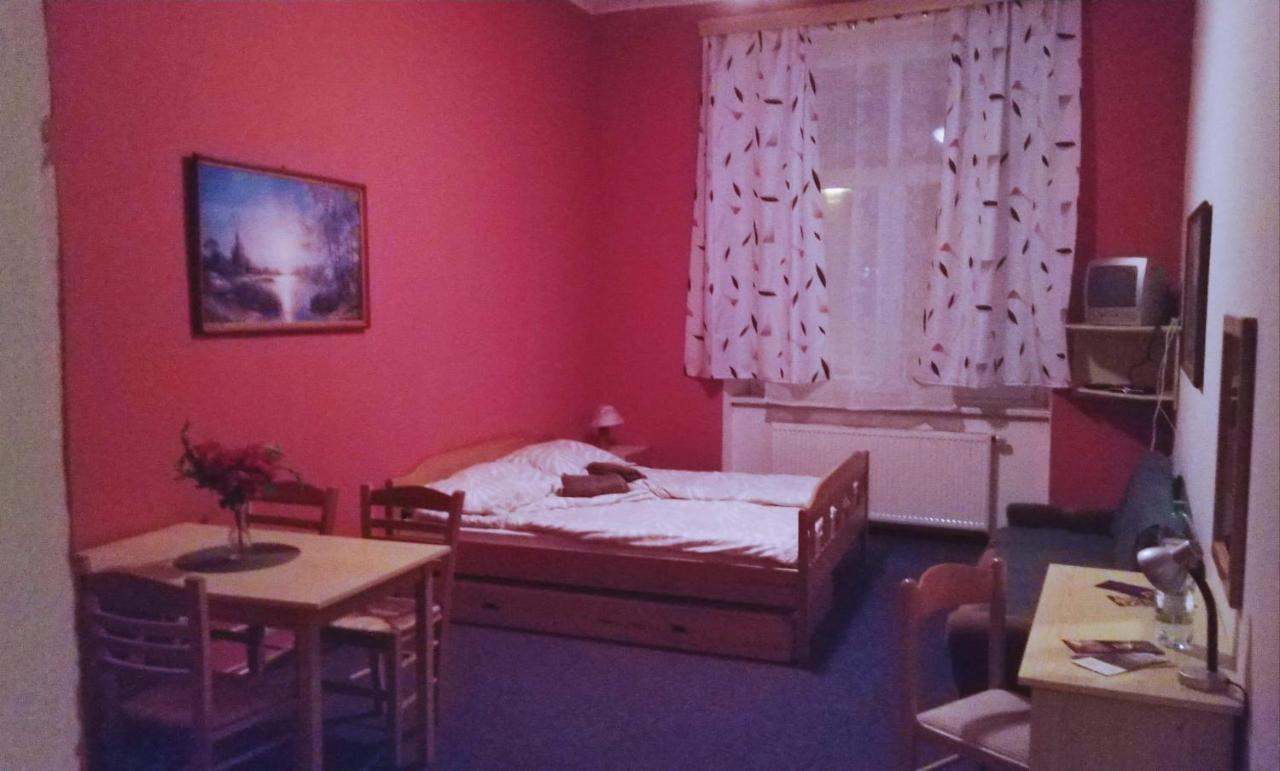 Penzion Lara Ceske Budejovice Exterior foto